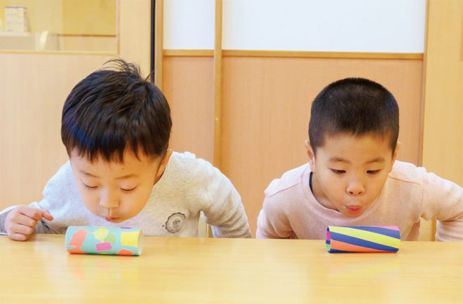 すずをころがすような – 鈴をころがすような美しい声とは | 鈴を転がすような声の類語・関連語・連想語: 連想類語辞典 – MADK