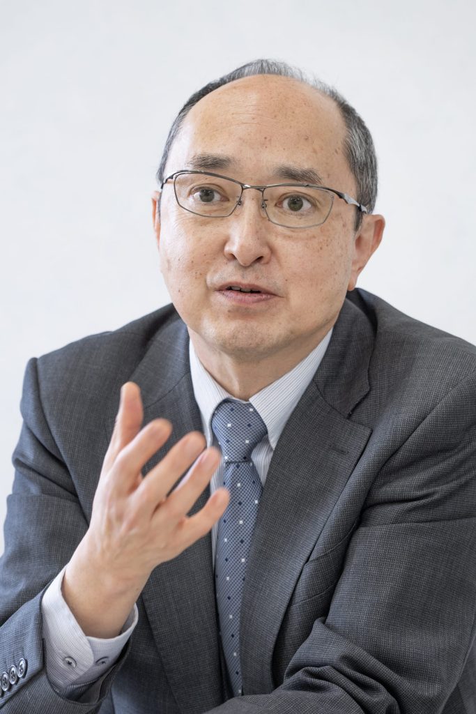 堂腰康博先生